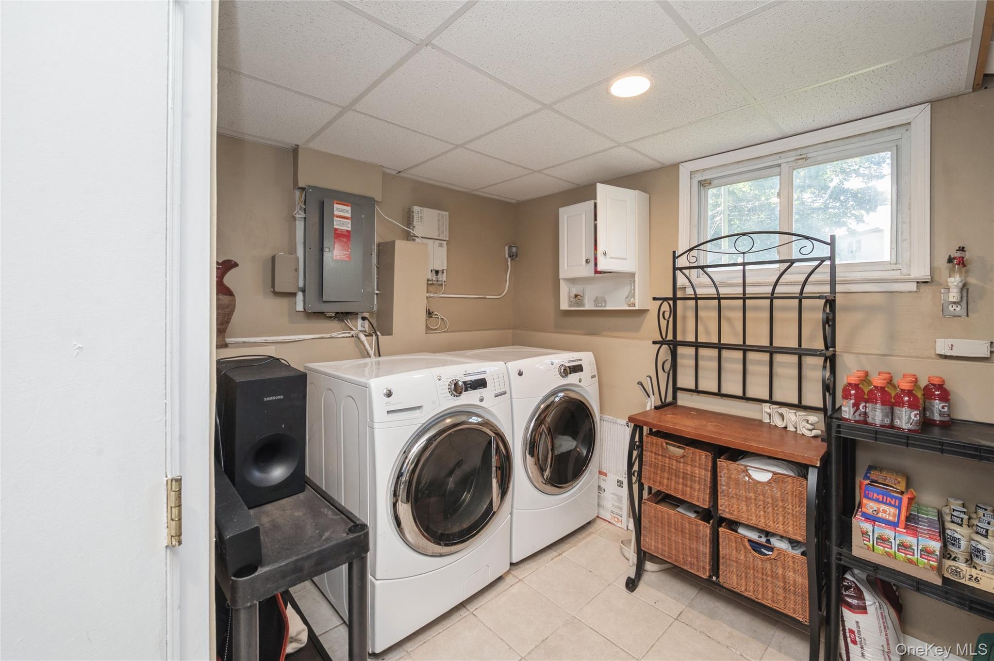 Single Family Lois  Nassau County, NY 11735, MLS-917998-21