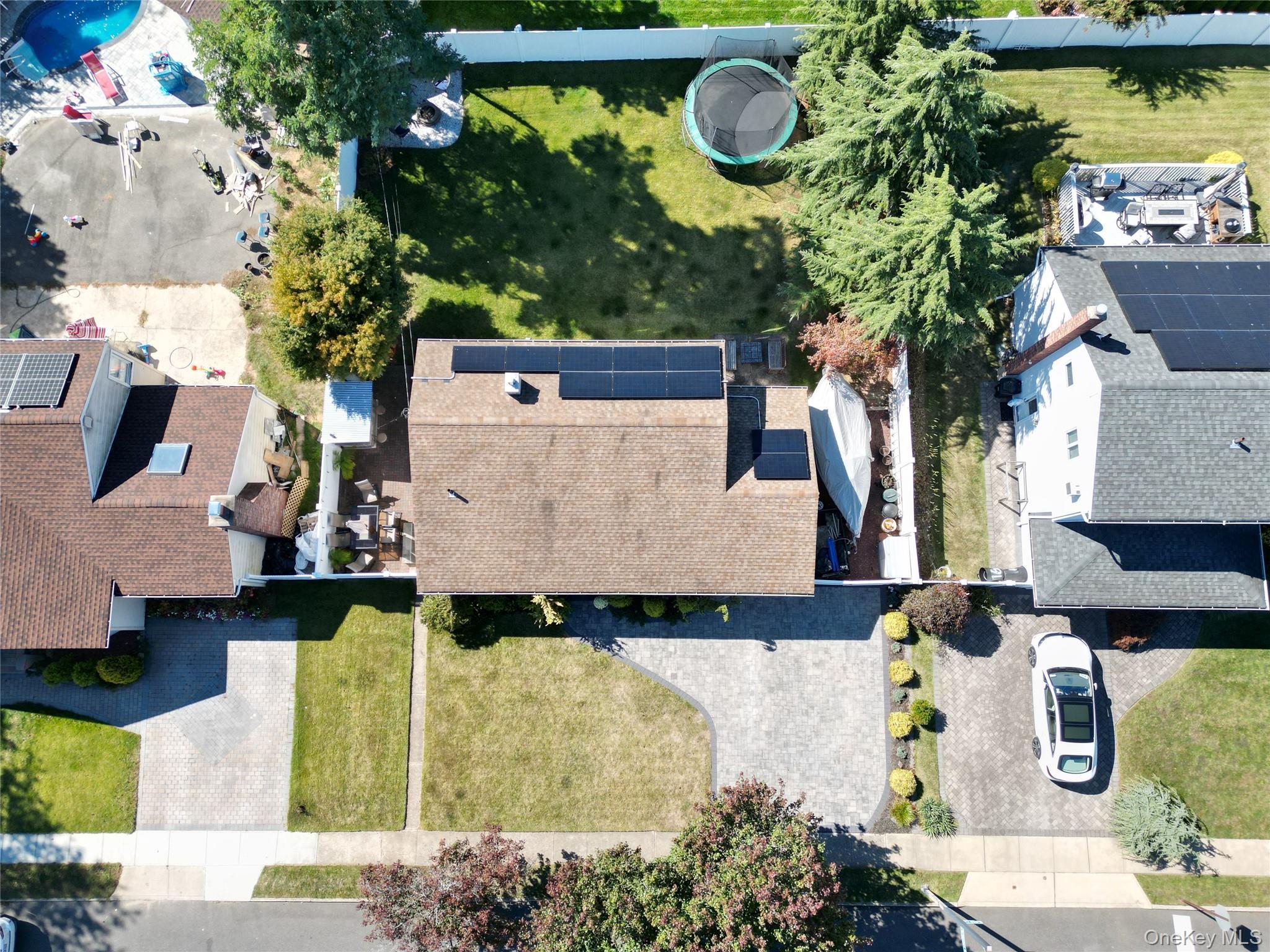 Single Family Lois  Nassau County, NY 11735, MLS-917998-28