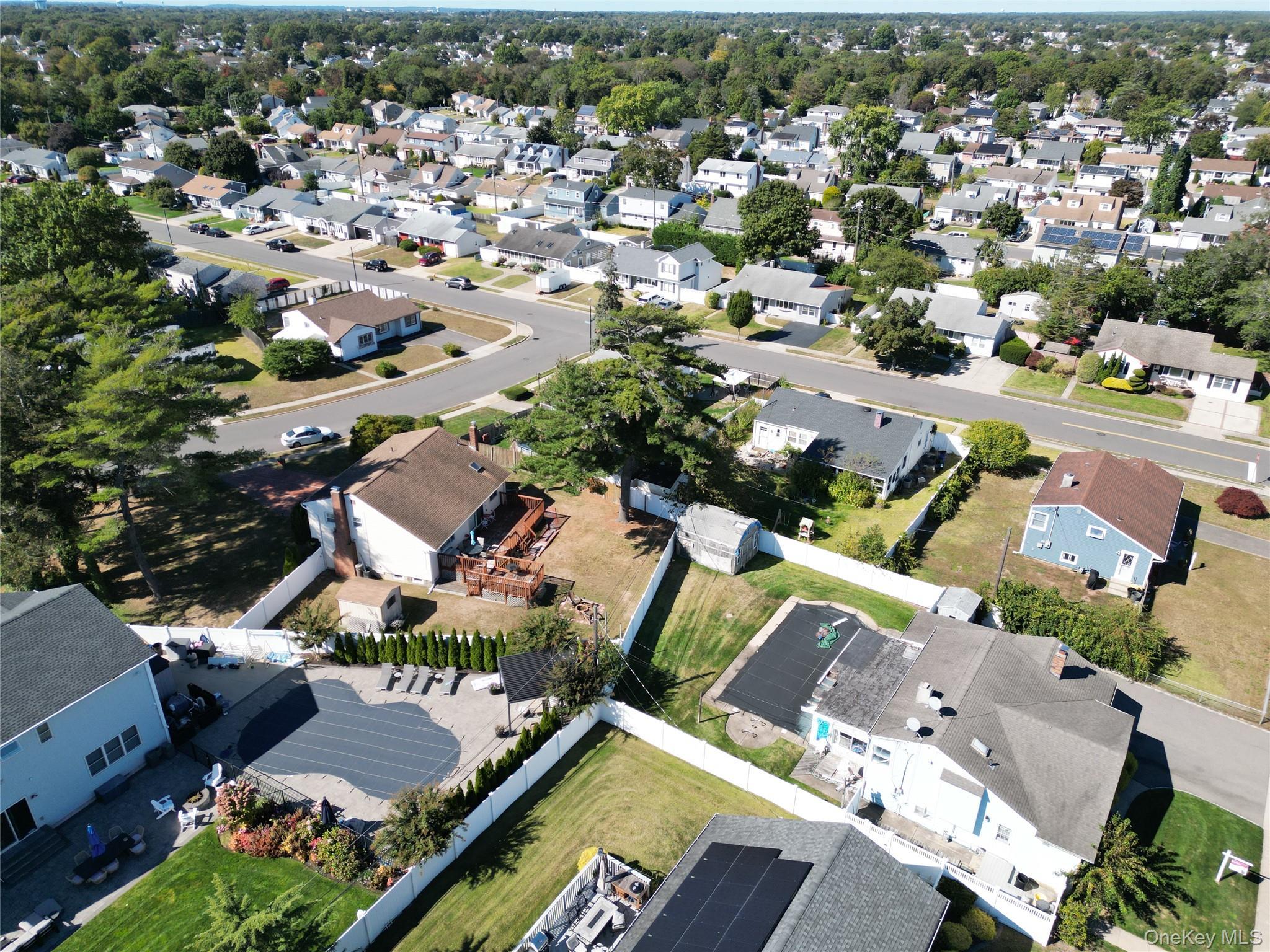 Single Family Lois  Nassau County, NY 11735, MLS-917998-29