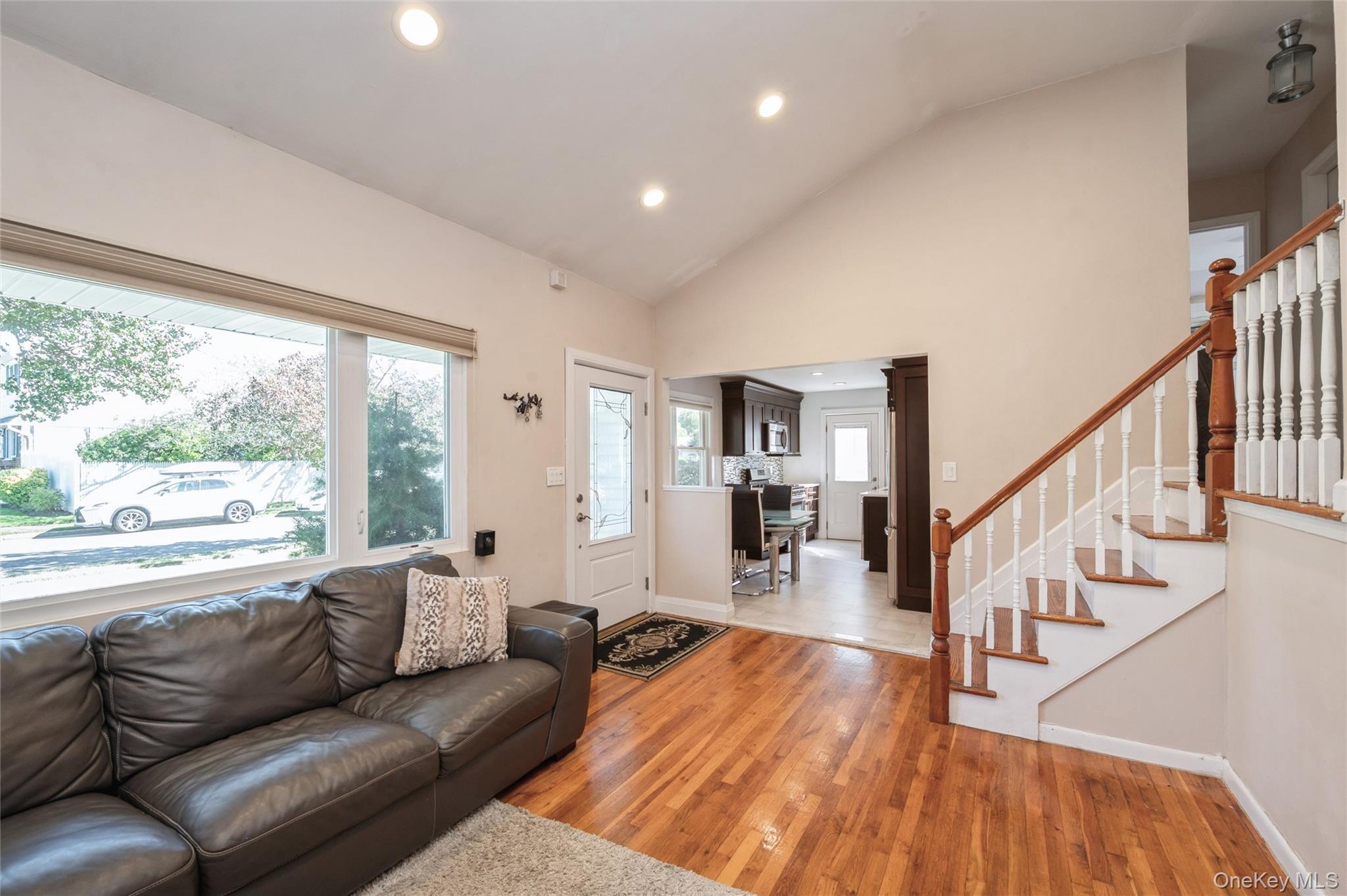 Single Family Lois  Nassau County, NY 11735, MLS-917998-6