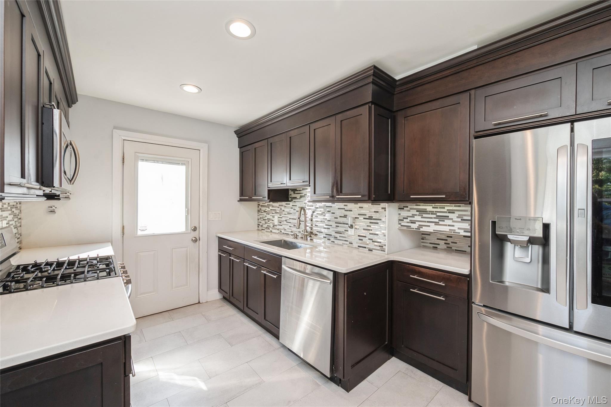 Single Family Lois  Nassau County, NY 11735, MLS-917998-8