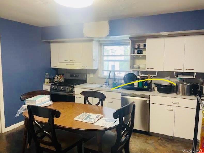 Single Family Camdike St  Nassau County, NY 11580, MLS-918041-2