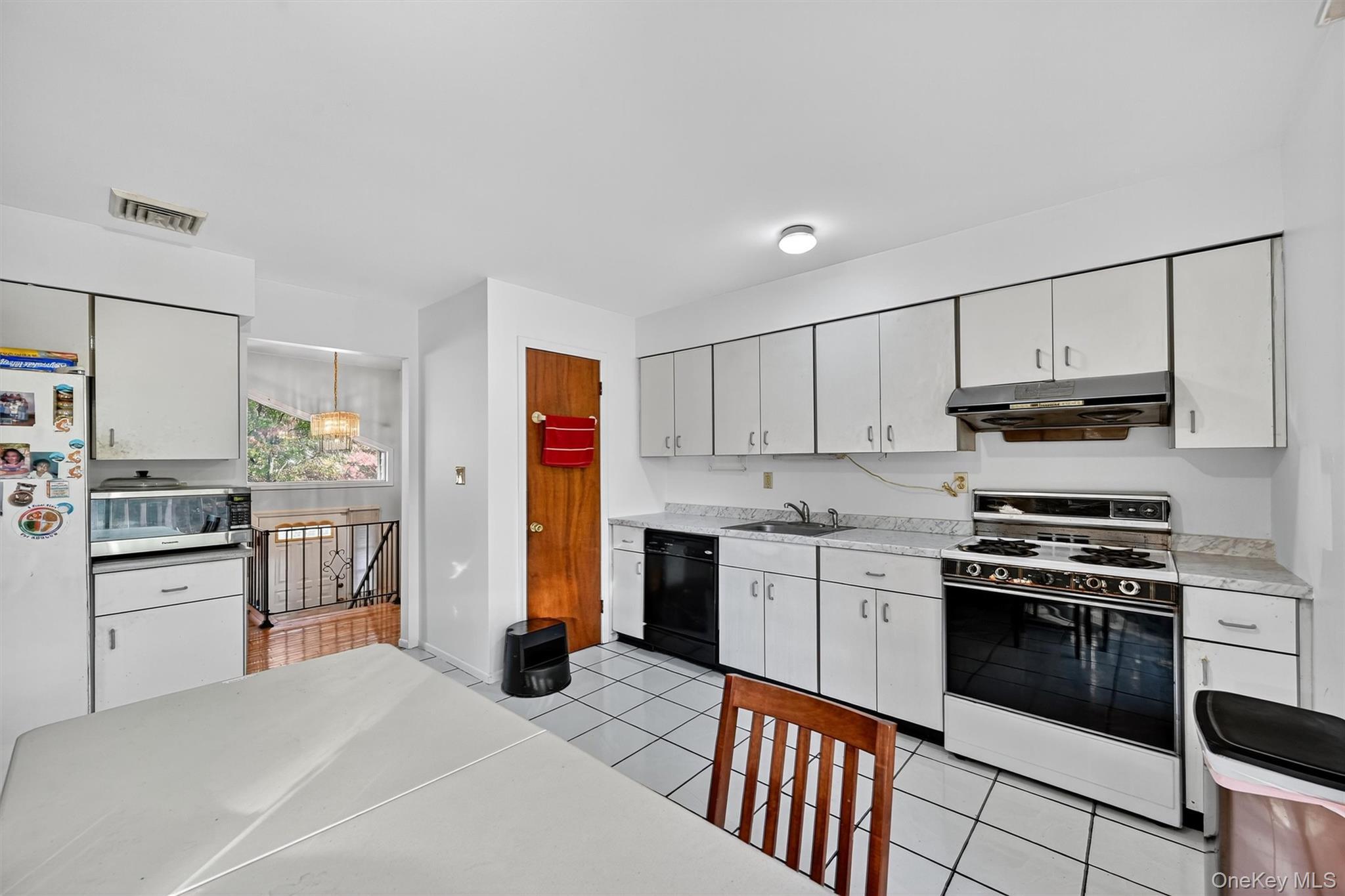 Single Family Schettig Rockland County, NY 10977, MLS-918050-10