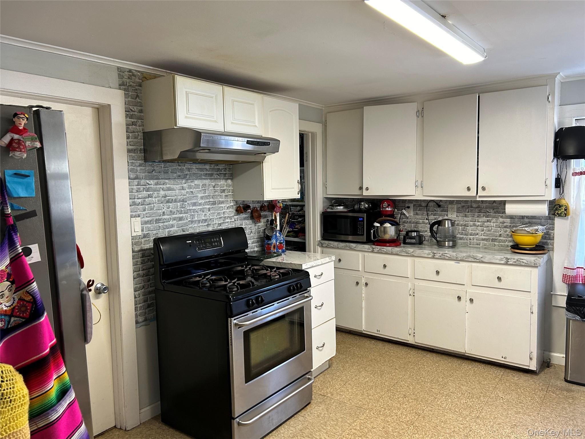 Single Family Sweezy Suffolk County, NY 11901, MLS-918063-15