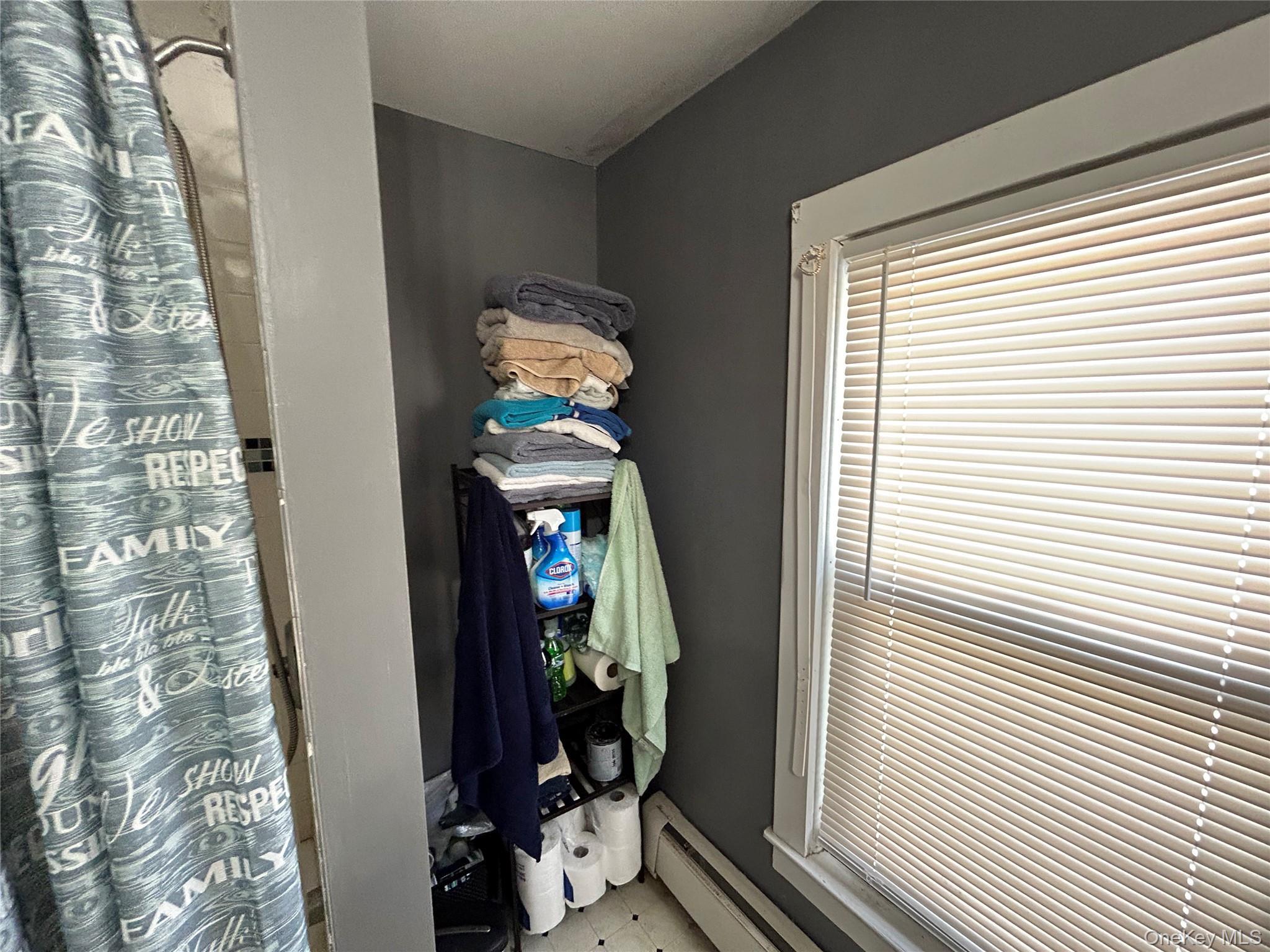 Single Family Sweezy Suffolk County, NY 11901, MLS-918063-33