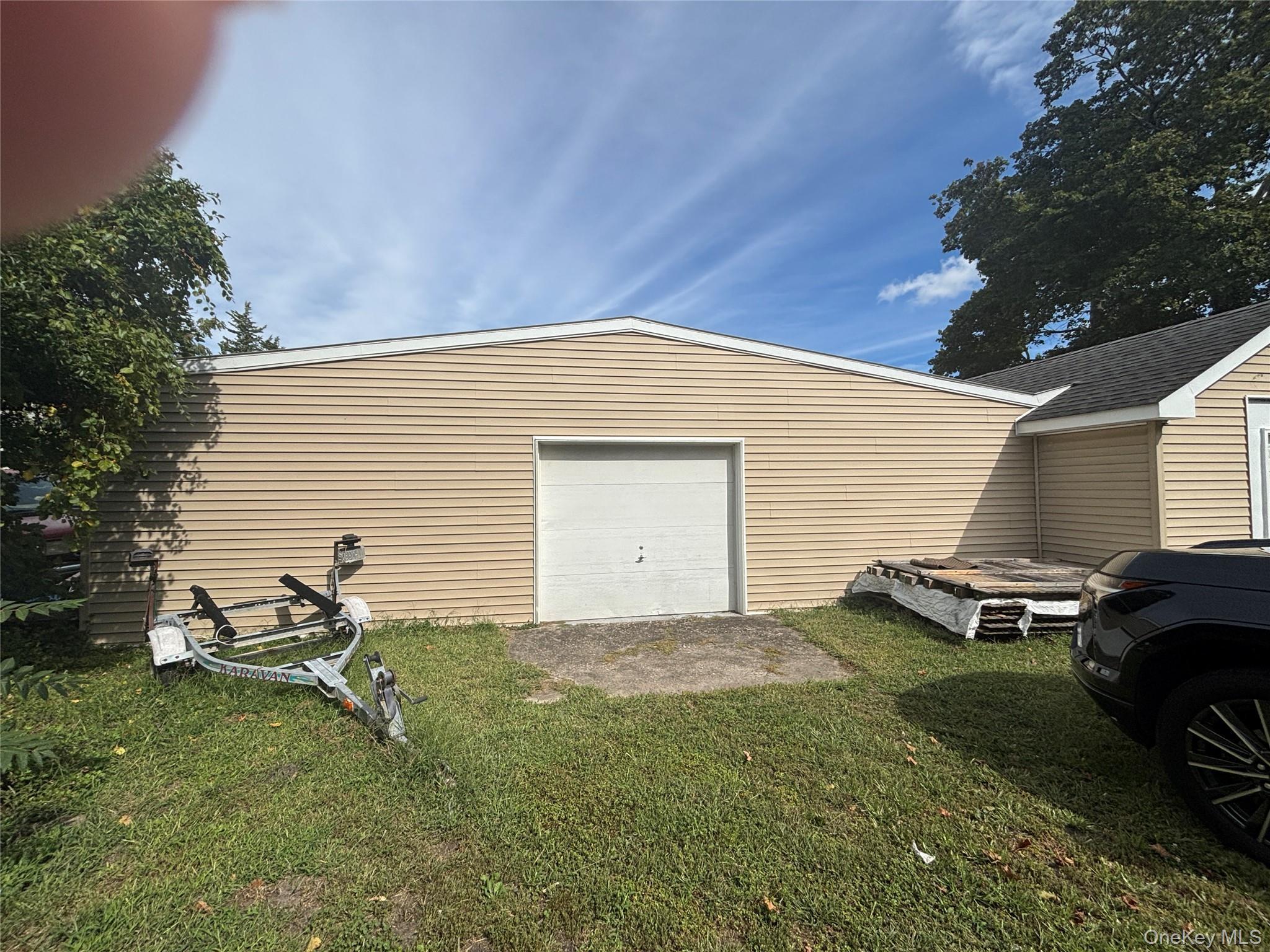 Single Family Sweezy Suffolk County, NY 11901, MLS-918063-38