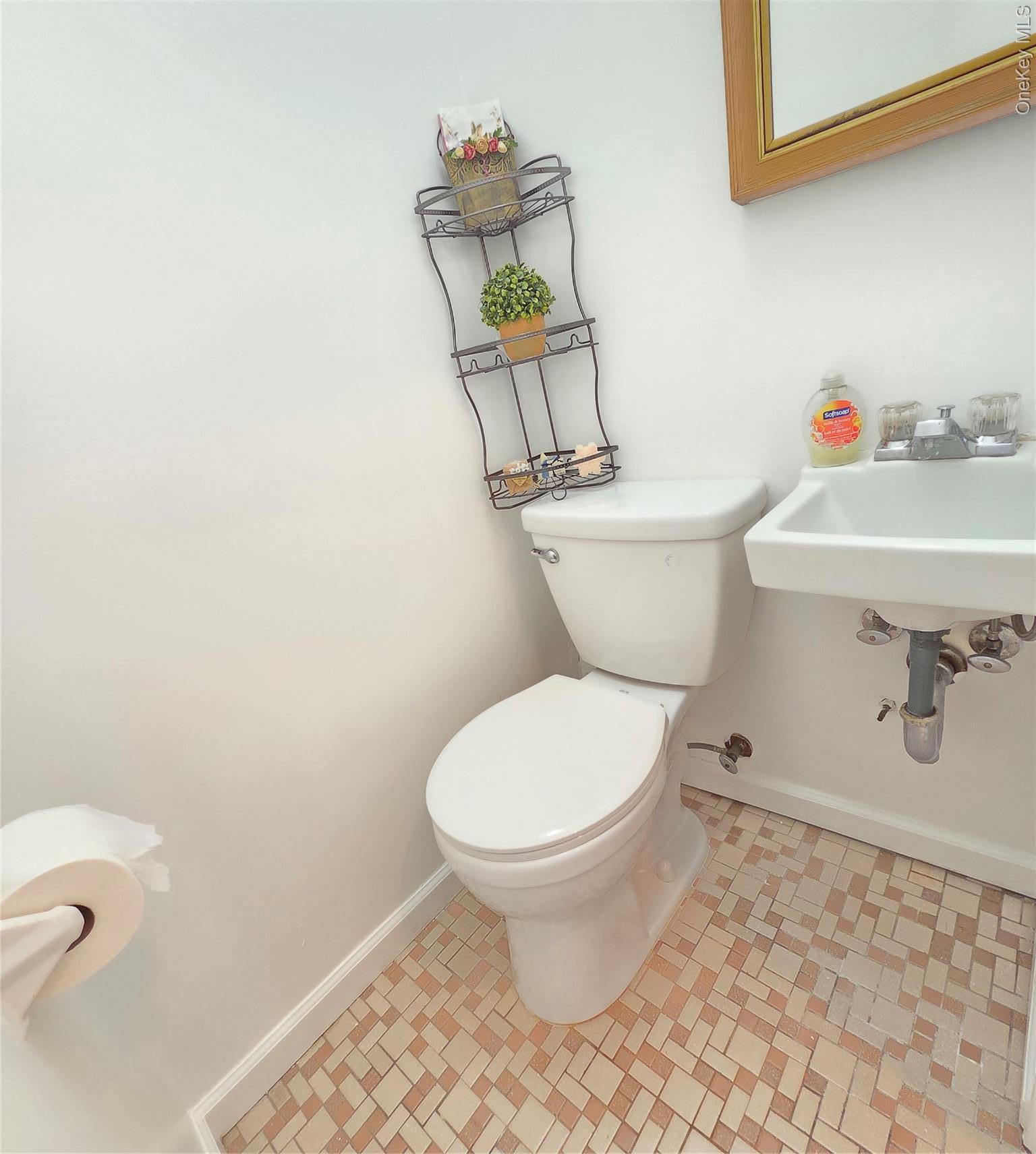 Single Family Fish  Bronx, NY 10469, MLS-918070-9