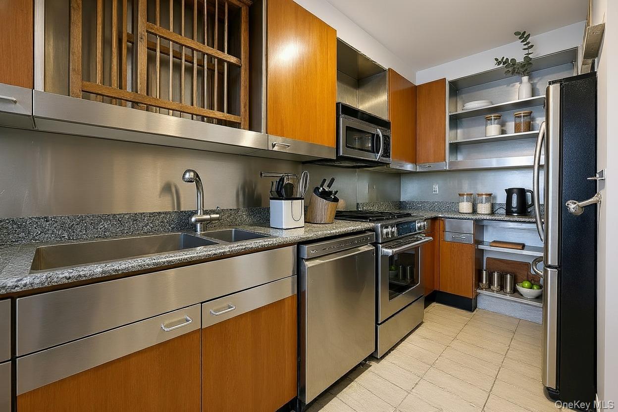 Coop Powells Cove  Queens, NY 11357, MLS-918079-10