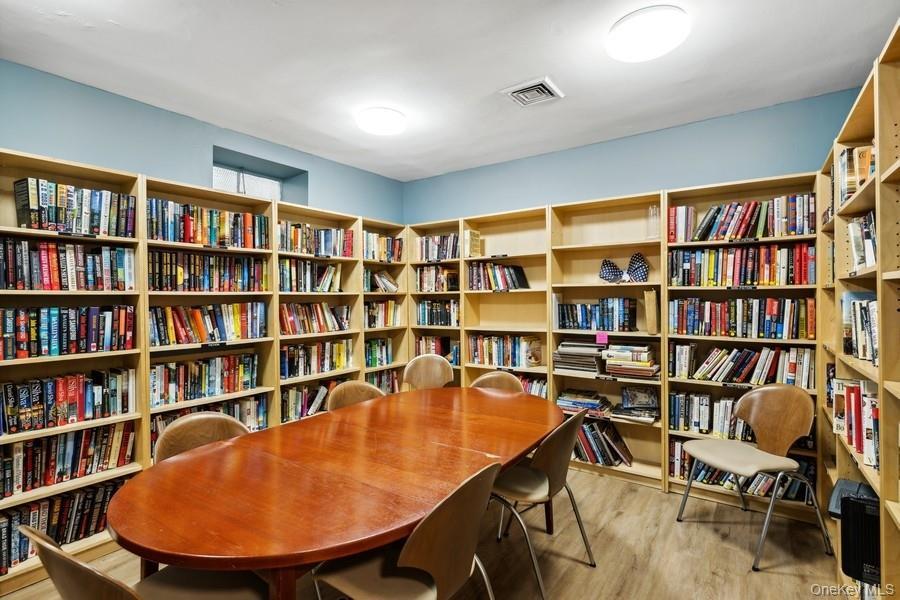 Coop Powells Cove  Queens, NY 11357, MLS-918079-32