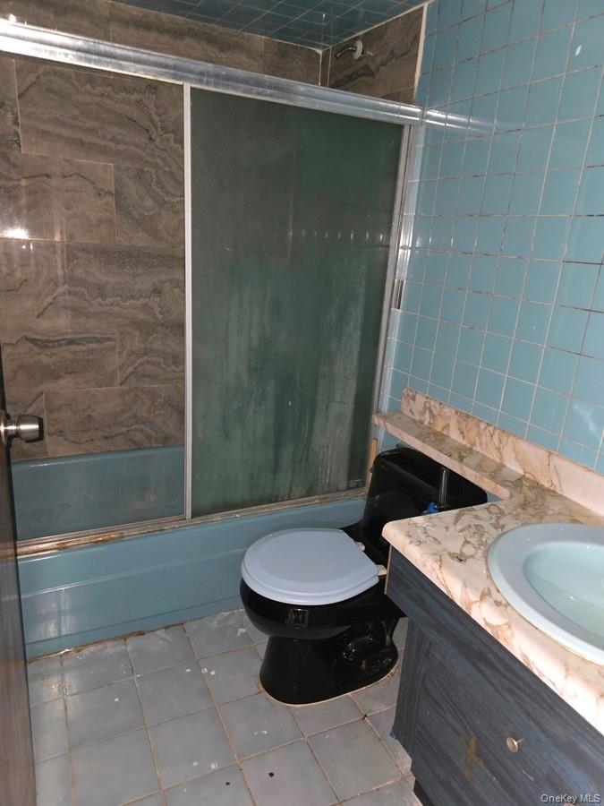 Single Family Schenck  Brooklyn, NY 11236, MLS-918102-20