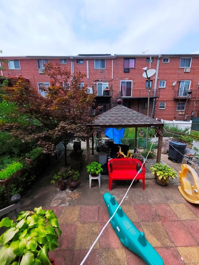 Single Family Schenck  Brooklyn, NY 11236, MLS-918102-24