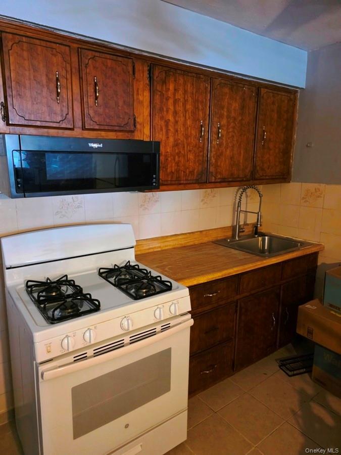 Single Family Schenck  Brooklyn, NY 11236, MLS-918102-6