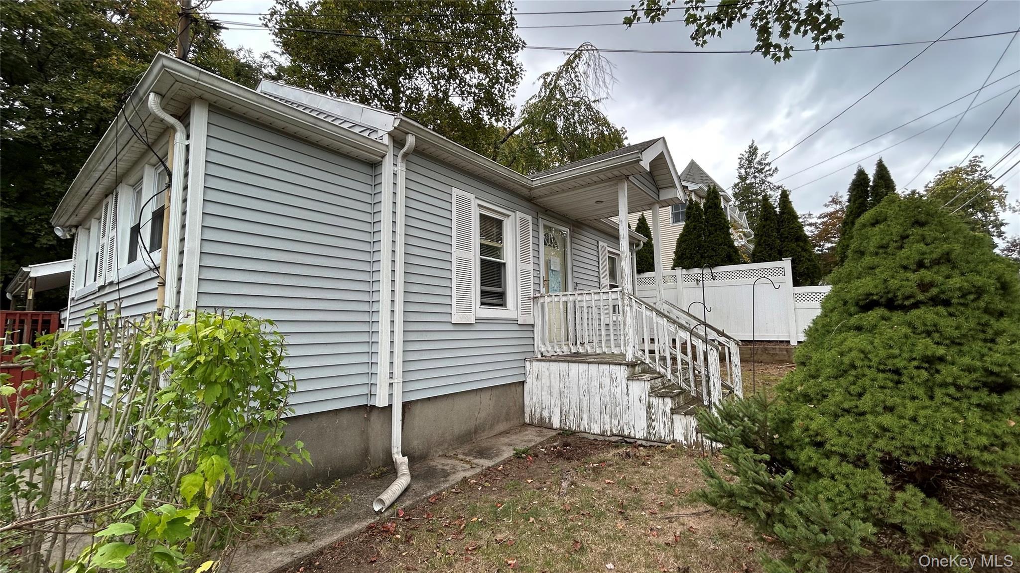 Single Family Newfoundland Suffolk County, NY 11743, MLS-918116-4