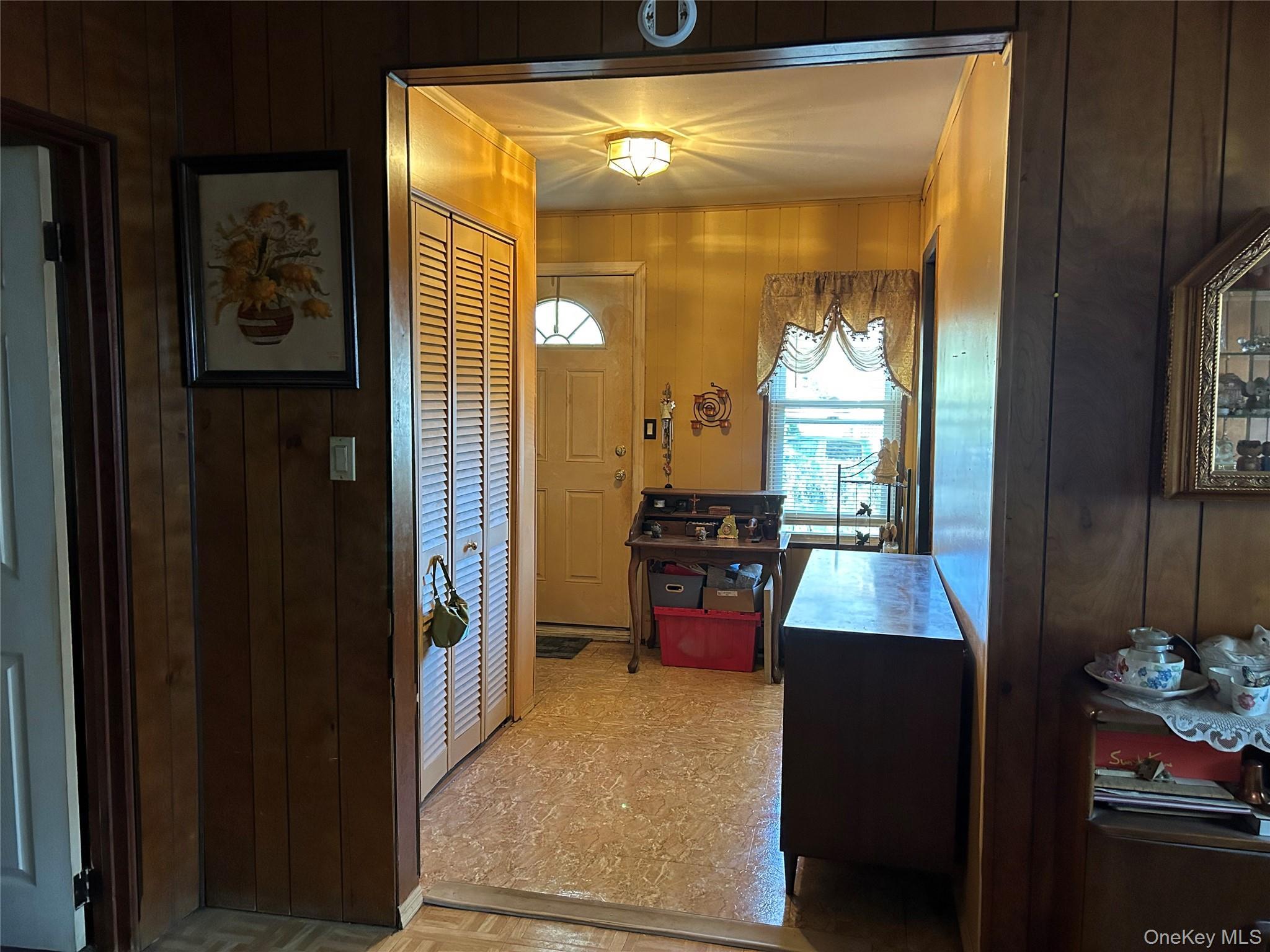 Single Family Newfoundland Suffolk County, NY 11743, MLS-918116-8