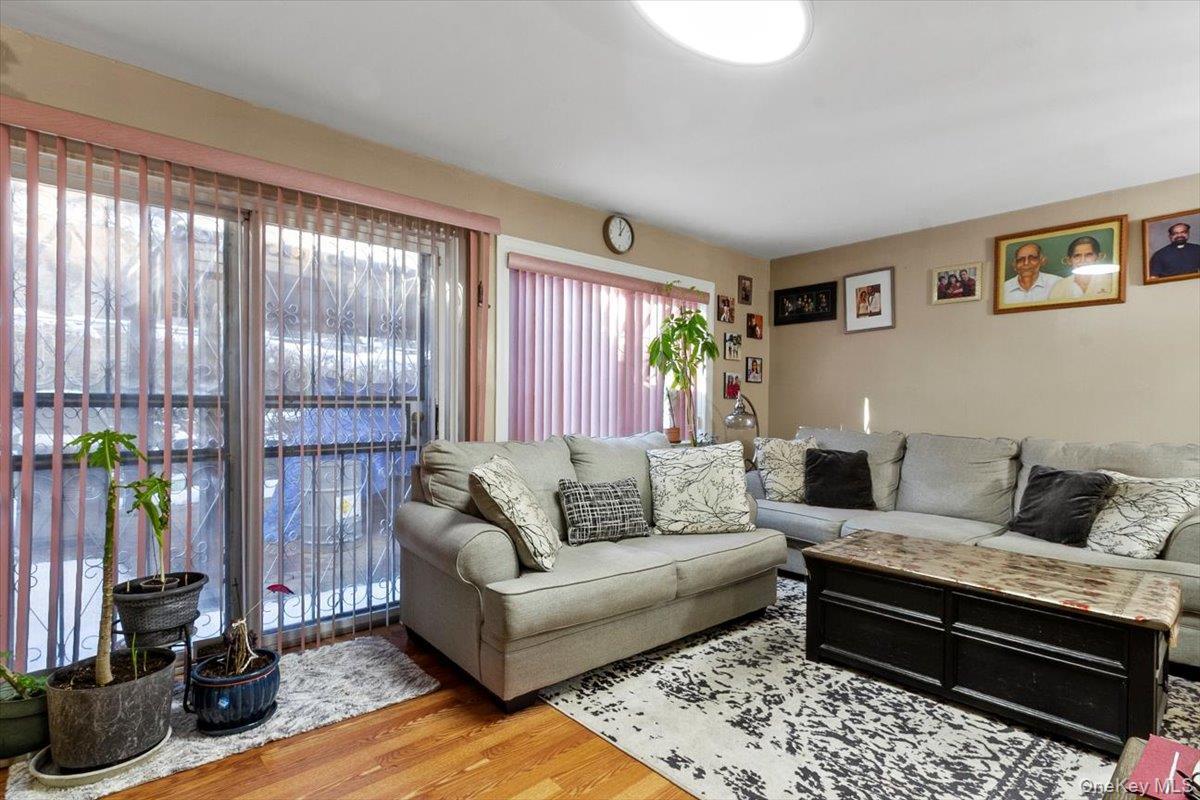 Single Family Boller  Bronx, NY 10466, MLS-918144-5