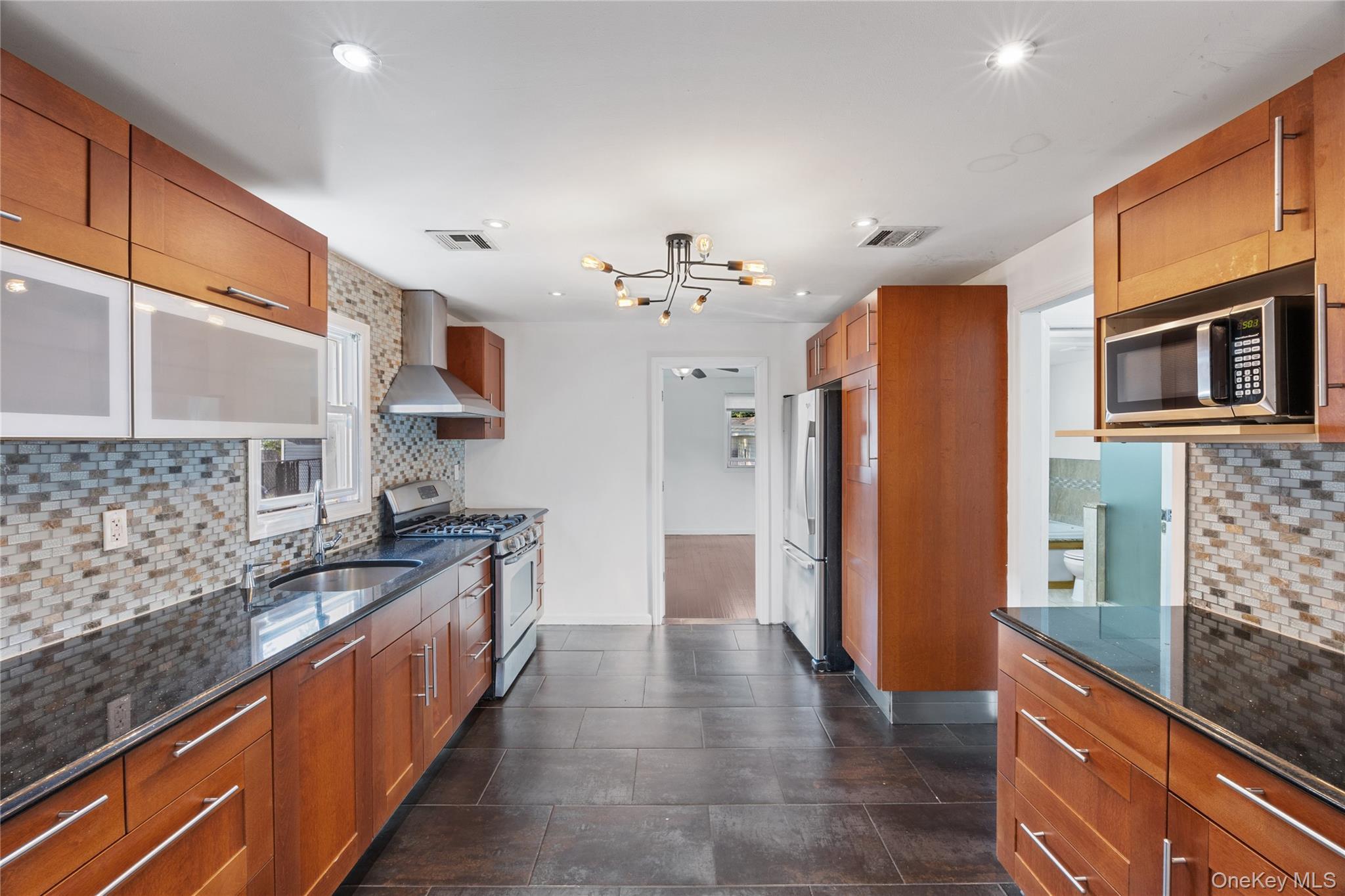 Single Family Botsford Nassau County, NY 11550, MLS-918170-12