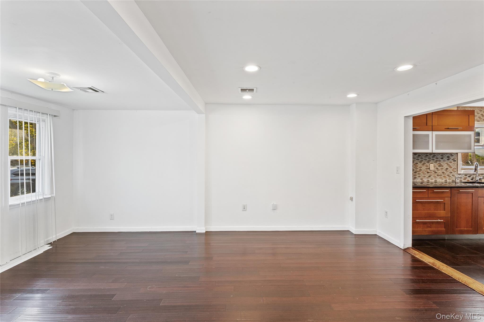 Single Family Botsford Nassau County, NY 11550, MLS-918170-8