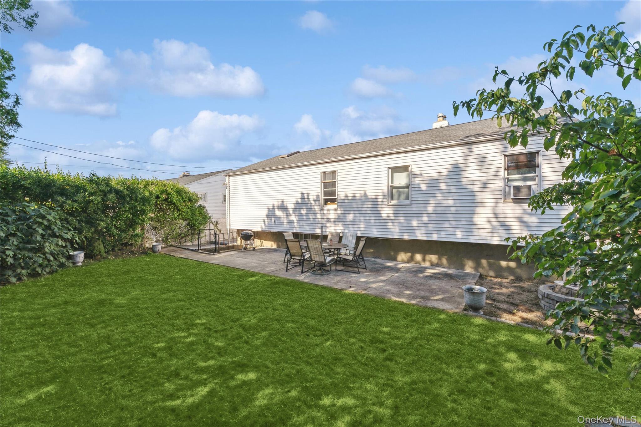 Single Family Windsor  Nassau County, NY 11714, MLS-918179-13