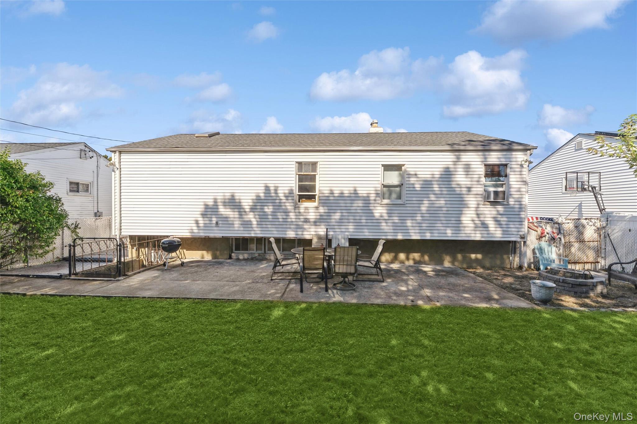 Single Family Windsor  Nassau County, NY 11714, MLS-918179-14