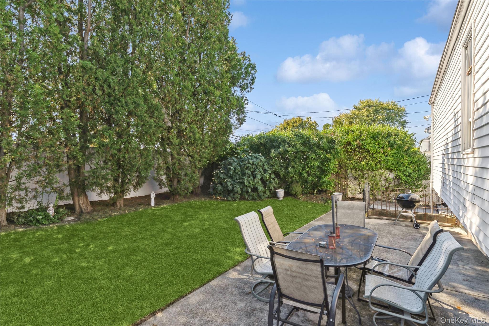 Single Family Windsor  Nassau County, NY 11714, MLS-918179-15