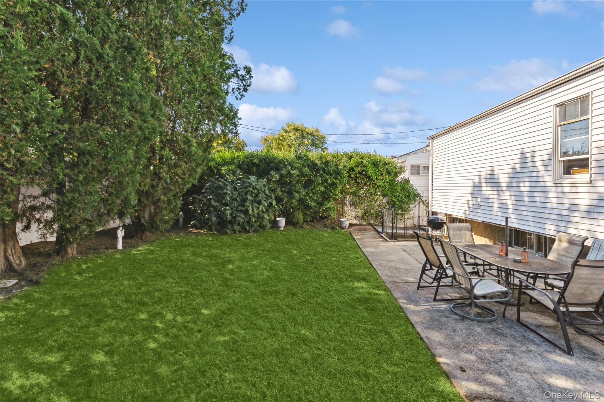 Single Family Windsor  Nassau County, NY 11714, MLS-918179-16