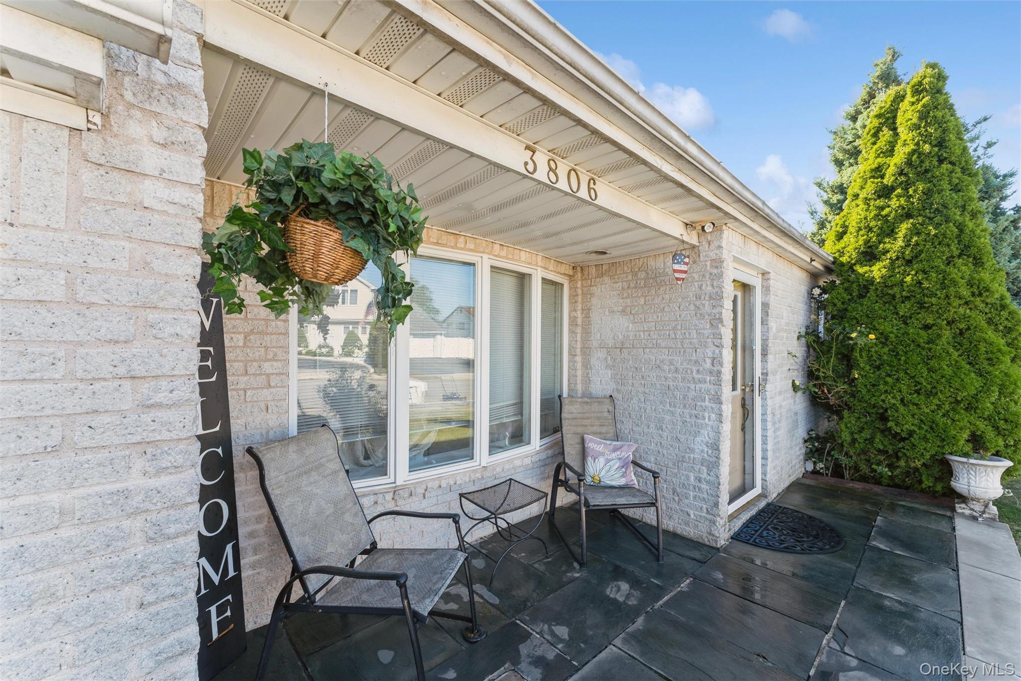 Single Family Windsor  Nassau County, NY 11714, MLS-918179-2