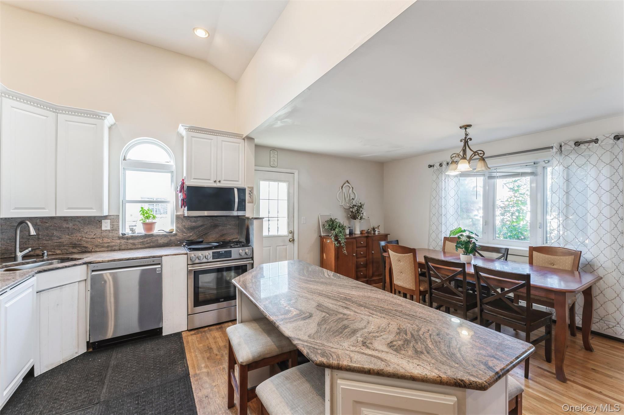 Single Family Windsor  Nassau County, NY 11714, MLS-918179-7