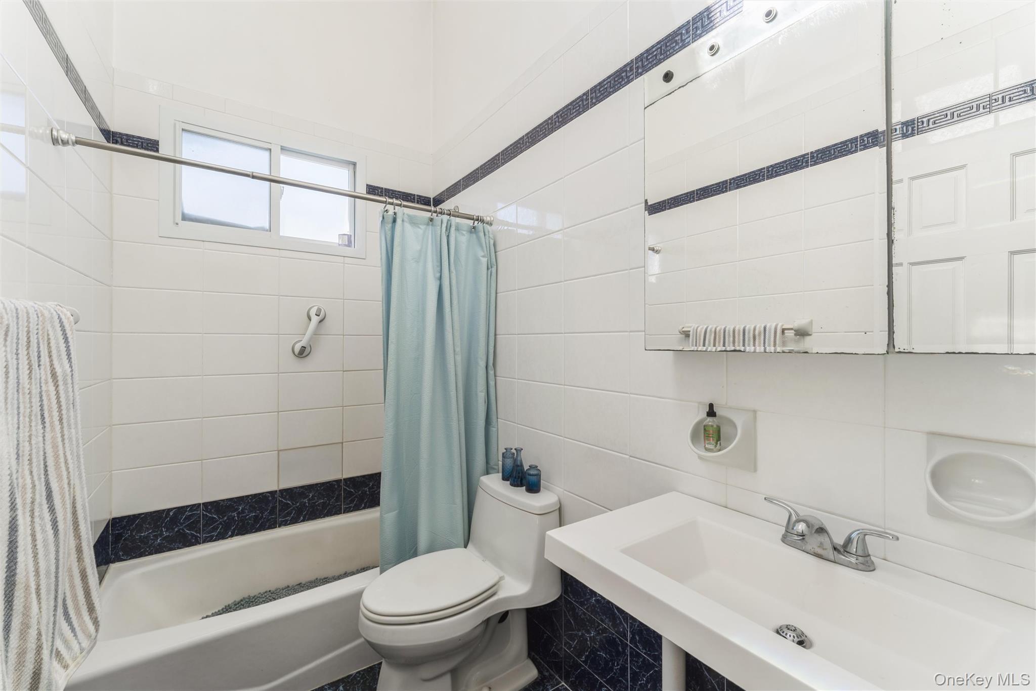 Single Family Windsor  Nassau County, NY 11714, MLS-918179-9