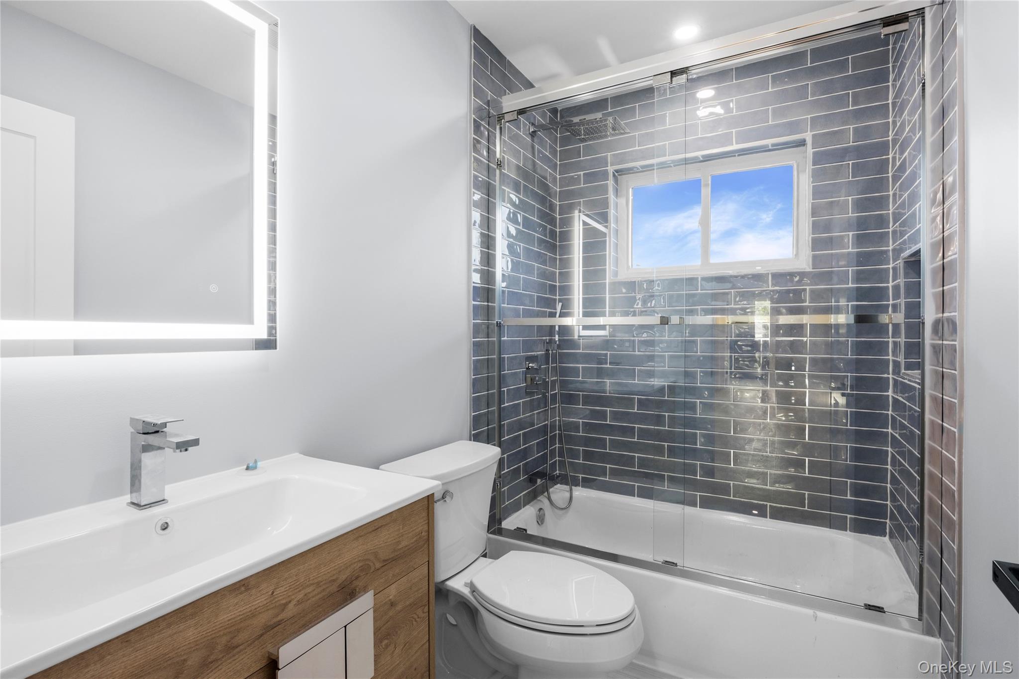 Single Family Crown Nassau County, NY 11590, MLS-918189-28