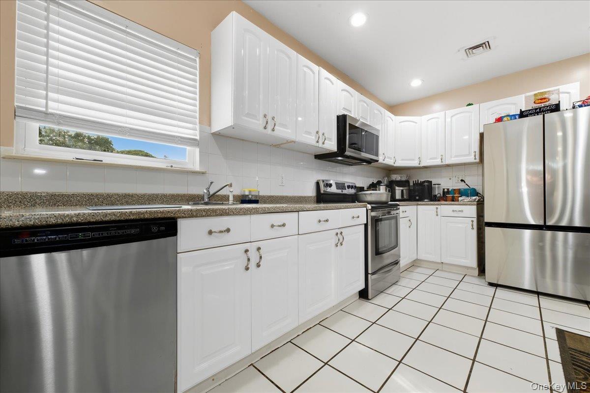 Single Family John  Nassau County, NY 11801, MLS-918193-22