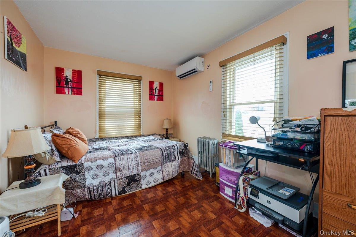 Single Family Hoffman Nassau County, NY 11003, MLS-918210-12