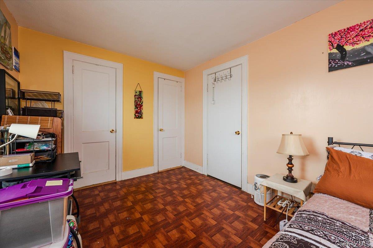 Single Family Hoffman Nassau County, NY 11003, MLS-918210-13