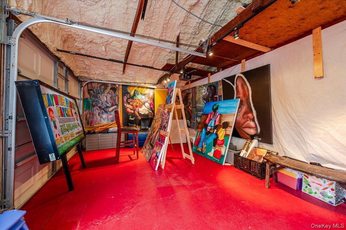 Single Family Hoffman Nassau County, NY 11003, MLS-918210-16