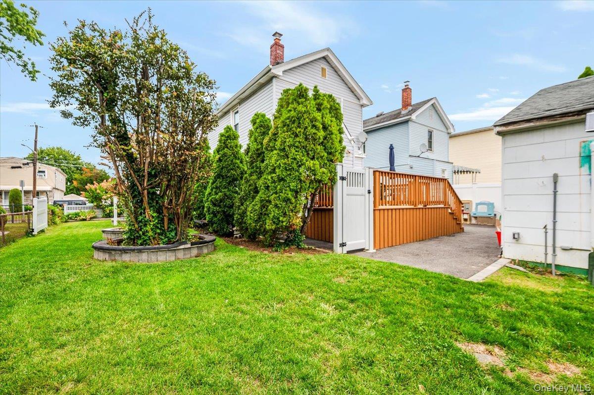 Single Family Hoffman Nassau County, NY 11003, MLS-918210-19