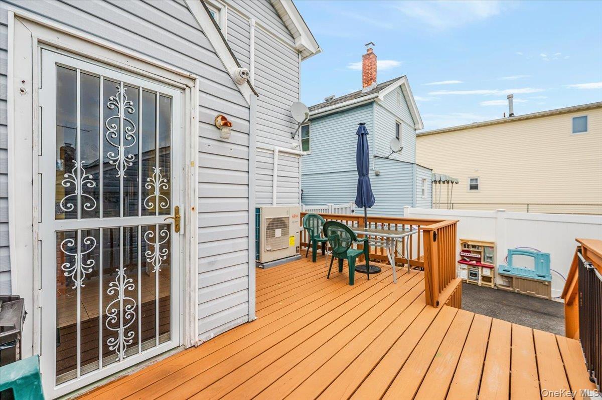 Single Family Hoffman Nassau County, NY 11003, MLS-918210-21