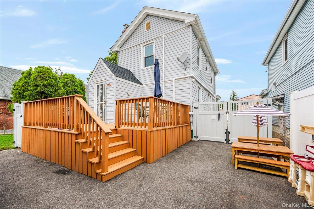 Single Family Hoffman Nassau County, NY 11003, MLS-918210-22