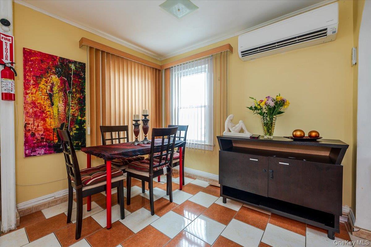 Single Family Hoffman Nassau County, NY 11003, MLS-918210-3