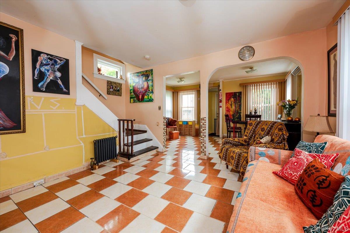 Single Family Hoffman Nassau County, NY 11003, MLS-918210-5