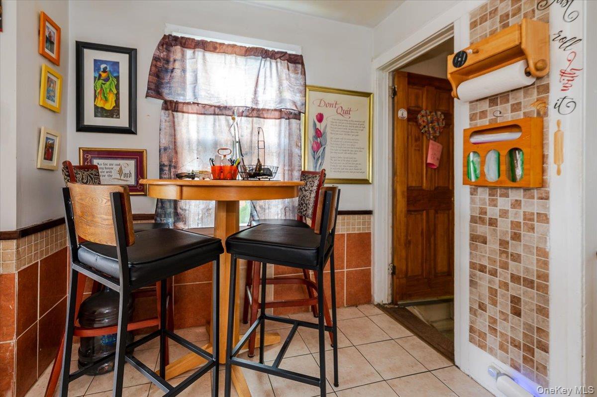 Single Family Hoffman Nassau County, NY 11003, MLS-918210-6