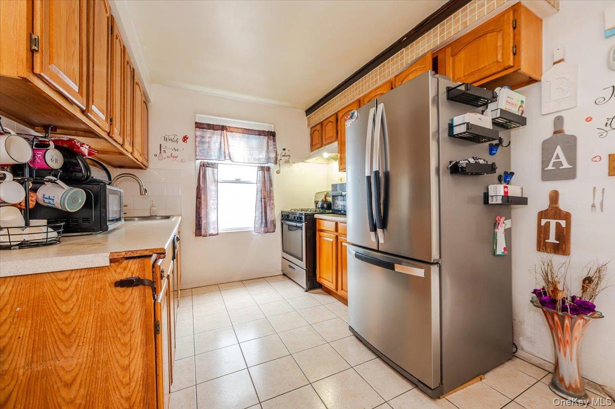 Single Family Hoffman Nassau County, NY 11003, MLS-918210-7