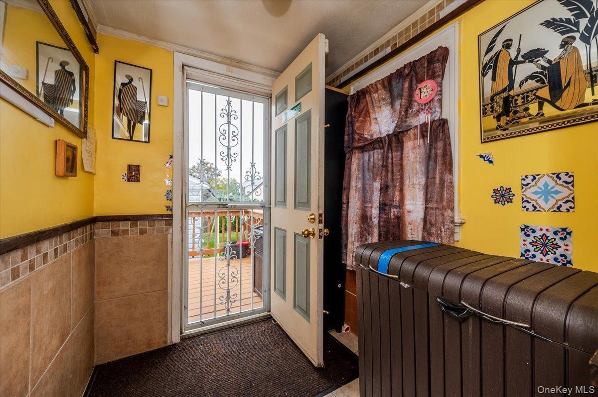 Single Family Hoffman Nassau County, NY 11003, MLS-918210-9