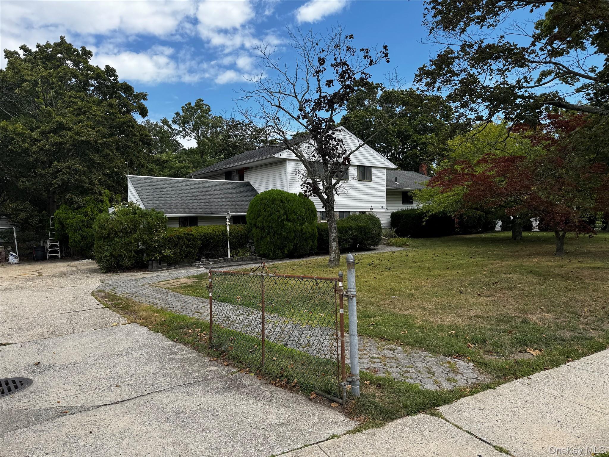 Single Family Phelps  Suffolk County, NY 11703, MLS-918235-4
