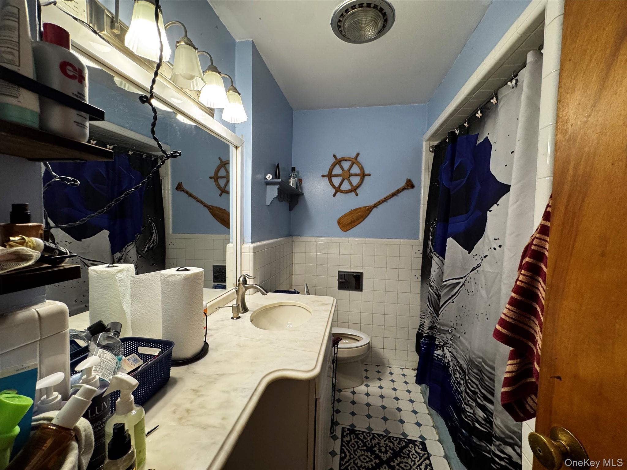 Single Family Phelps  Suffolk County, NY 11703, MLS-918235-9