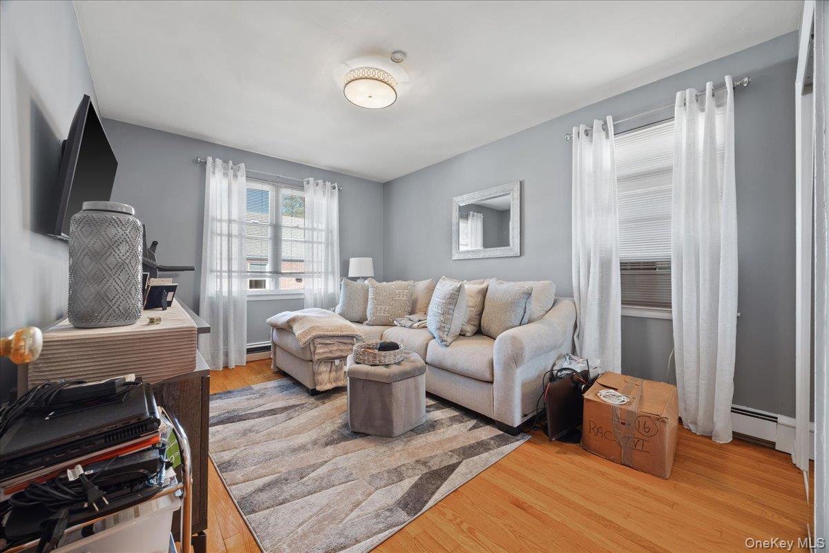 Single Family Neill  Bronx, NY 10461, MLS-918278-16