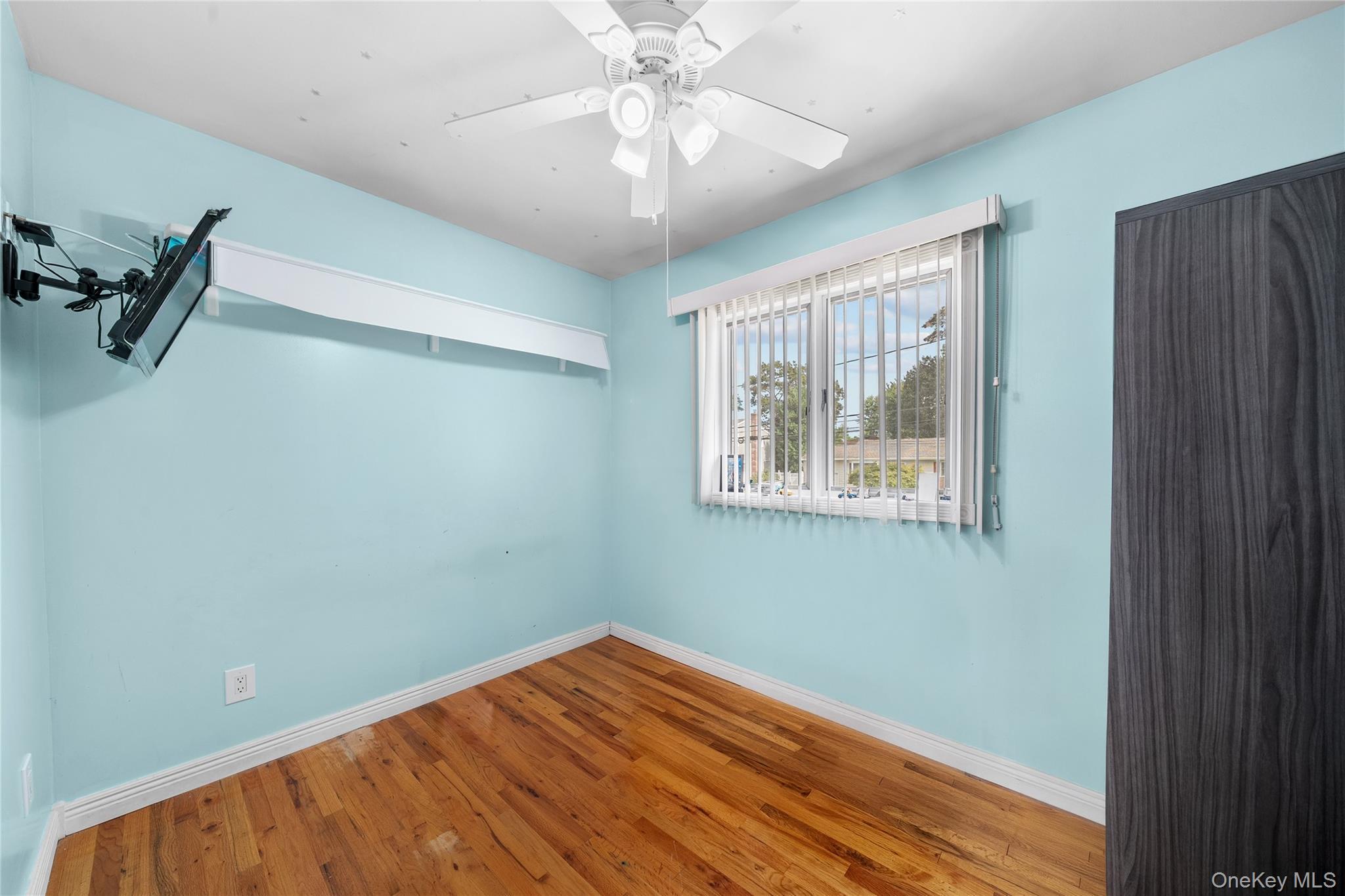 Single Family 21st  Suffolk County, NY 11729, MLS-918280-17