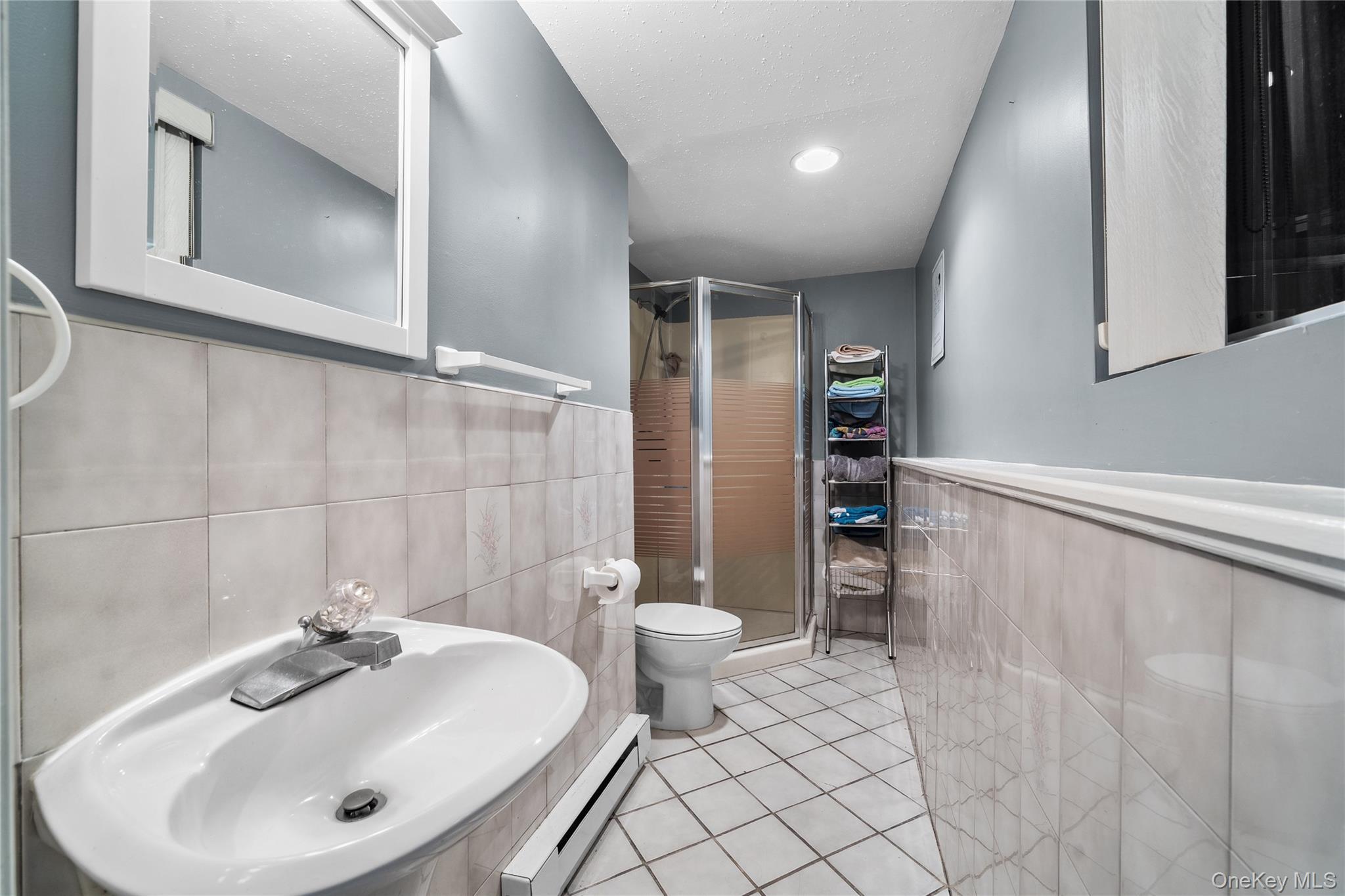 Single Family 21st  Suffolk County, NY 11729, MLS-918280-22