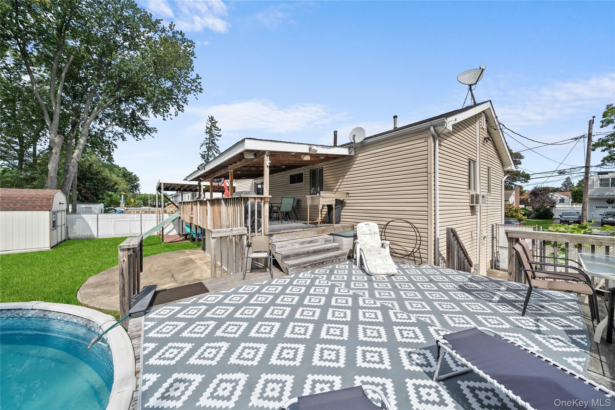 Single Family 21st  Suffolk County, NY 11729, MLS-918280-27