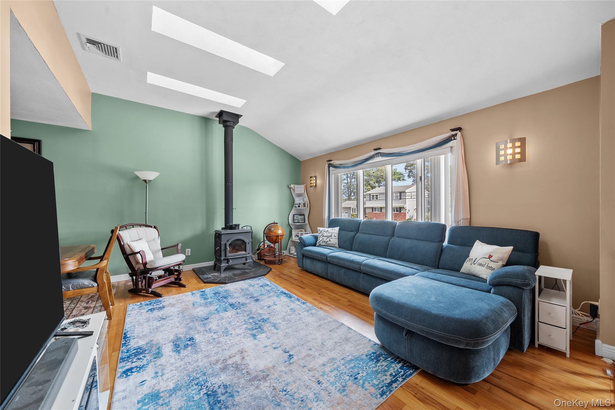 Single Family 21st  Suffolk County, NY 11729, MLS-918280-4