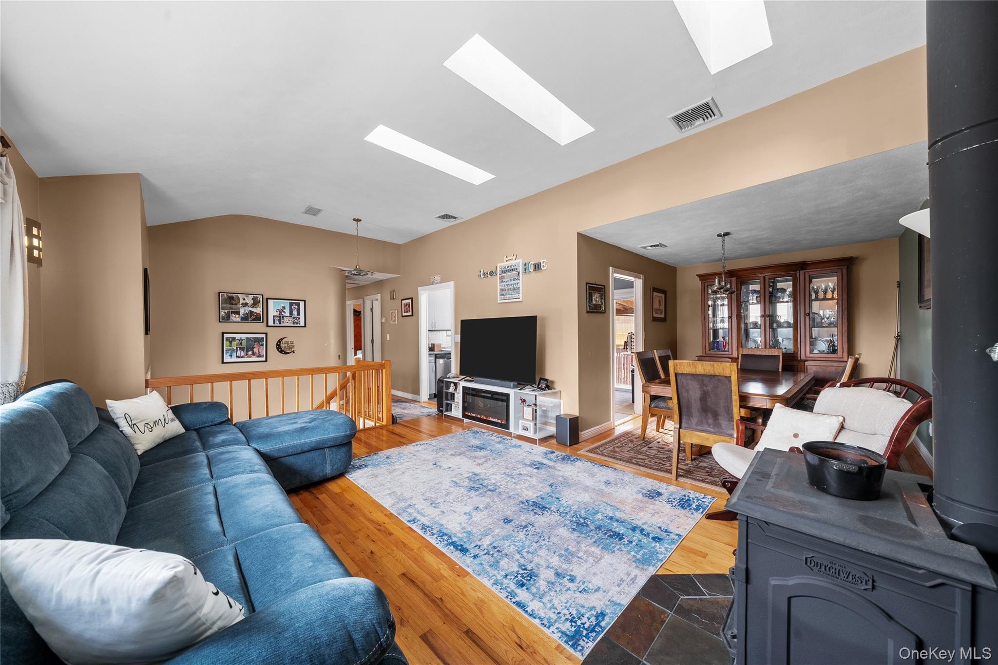 Single Family 21st  Suffolk County, NY 11729, MLS-918280-6