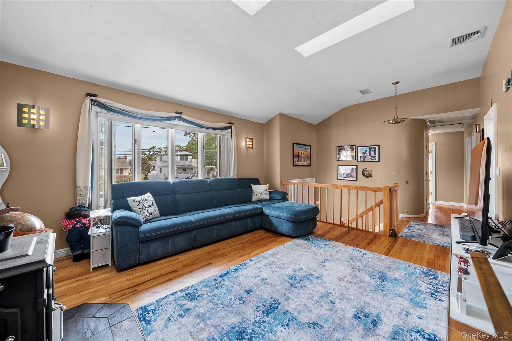 Single Family 21st  Suffolk County, NY 11729, MLS-918280-9